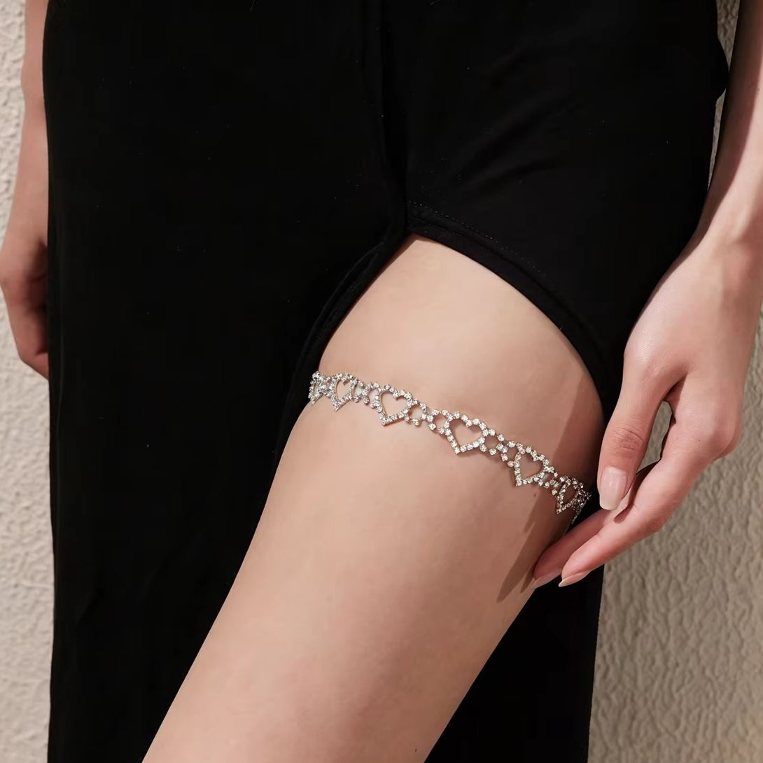 Body Jewelry Charms - Corrente de Perna com Coração e