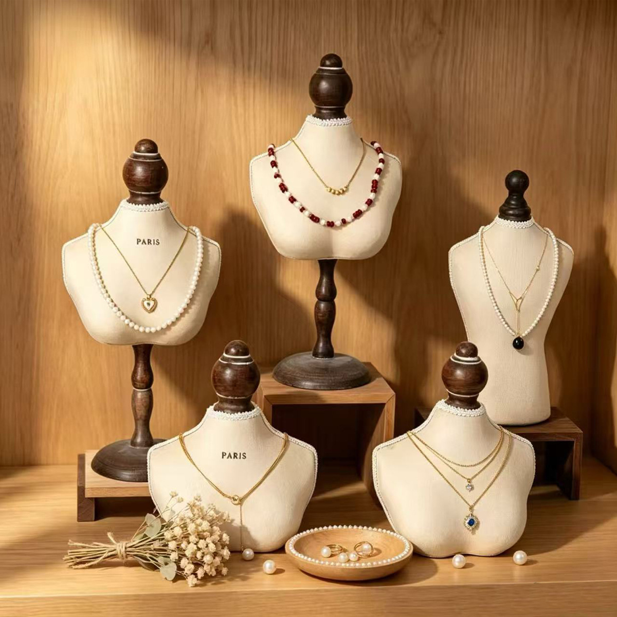 Body Jewelry Display Ideas - Expositor de Colares Vintage em Madeira